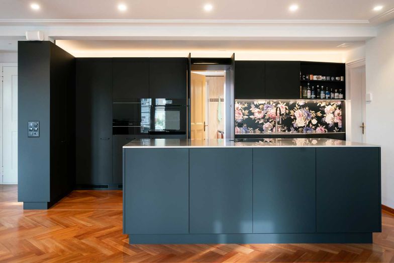 PORTAVIVA MAY & EGGIMANN SCHREINEREI GMBH