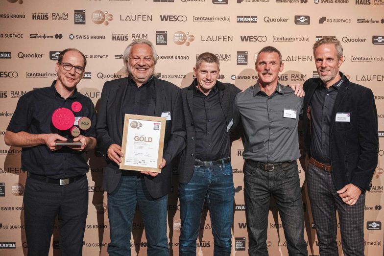 Preisübergabe an die Baumann + Eggimann AG für «Bester Küchenumbau», Gold, Publikum-Voting.