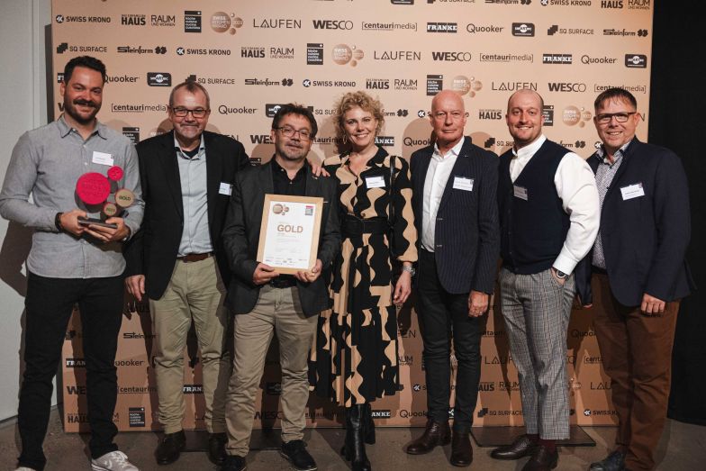 Preisübergabe an die Brunner Küchen AG und die Vinova Architects GmbH für die «Schönste Küche», Gold, Publikum-Voting.