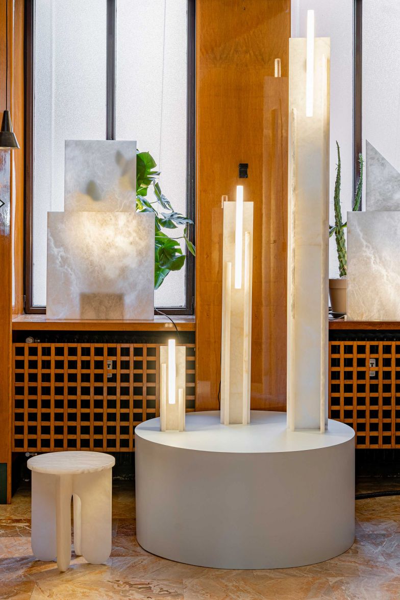 Endlich durfte wieder gefeiert werden: Die Palinurobar, die in diesen Tagen ihr einjähriges Bestehen feierte, wurde zum temporären Showroom von OWL. Das Designstudio mit Sitz in Barcelona stellt Möbel und Einrichtungsaccessoires her, bei denen Holz als Grundelement verwendet wird. owlfurnitureandobjects.com