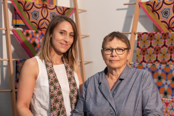 Textildesign Adriana Stadler (rechts).