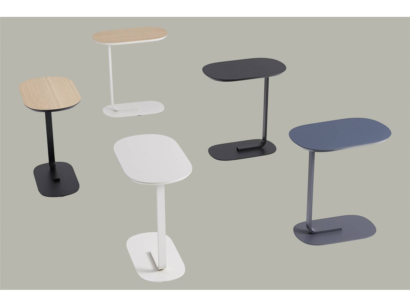 «Relate» ist die erste Arbeit des Designbüros Big Game für Muuto. «Wir wollten einen schlichten, komfortablen und praktischen Beistelltisch entwerfen», erzählen die drei Designer aus Lausanne. Die Silhouette des Tischs spielt mit dem Aufeinandertreffen zweier Ebenen, die lediglich durch eine schmale Metallleiste verbunden sind. Muuto.