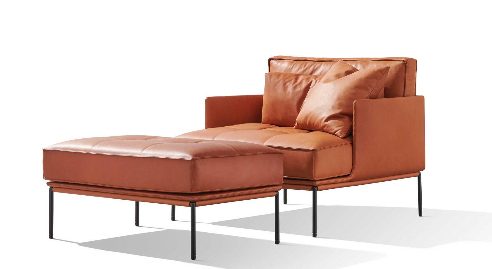 In «Fame» ruhten wir kurz, aber äusserst gemütlich und begannen den Tag nach einem langen Abend bei Hermés (und dem vergeblichen Versuch in die Bar Basso zu gelangen). Er habe den Sessel als Hommage an die Handwerkskunst des Traditionsunternehmens designt, erklärte uns Designer Christophe Pillet, was wir sahen und vor allem spürten. wittmann.at