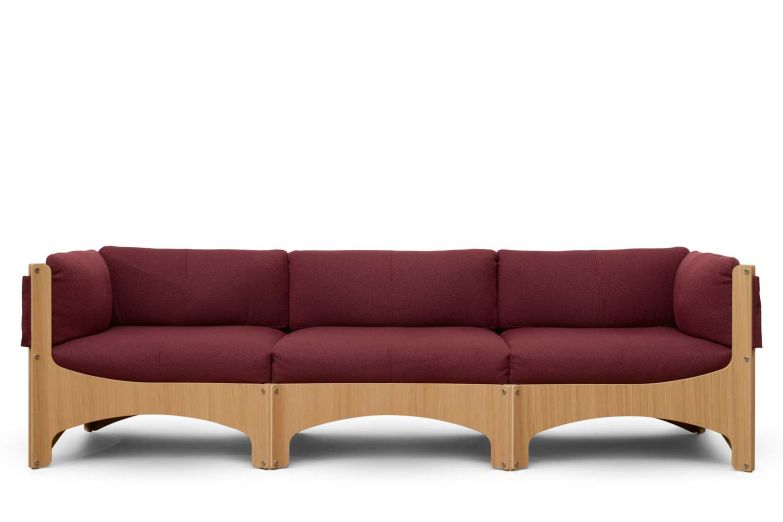 Form folgt Funktion mit Weitblick: «Bug» von Ply Studio ist das erste Möbel der neuen «Eilersen Viable»-Kollektion, entworfen für Demontage, Reparatur und Kreislauf. Erhältlich als Sessel oder Sofa, mit Stoffen von Rohleder oder aus dem Eilersen-Sortiment. eilersen.eu