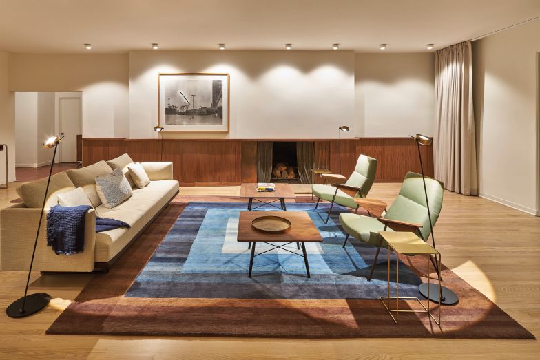 Die Dreh- und schwenkbare LED Leseleuchte «Sento lettura» sorgt für gerichtetes, blendfreies Licht. Occhio.