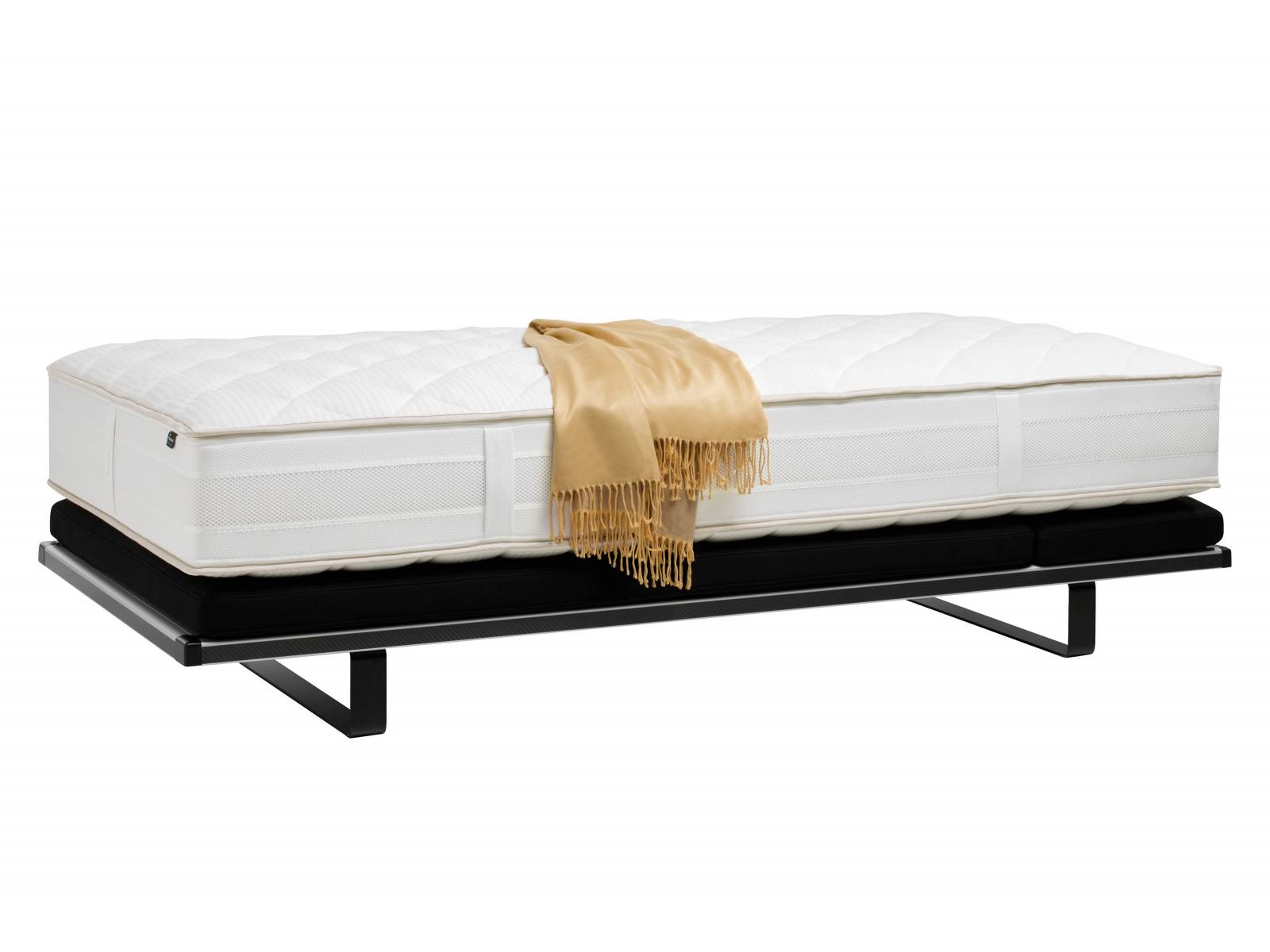 Das Erfolgsmodell «Opera» wurde weiter entwickelt und vereint natürliche Materialien mit neusten Technologien. Dafür wurden für die Matratze neue Kernmaterialien verarbeitet, die alle zu noch mehr Stabilität, Stützkraft und Klimabeständigkeit beitragen. Riposa.