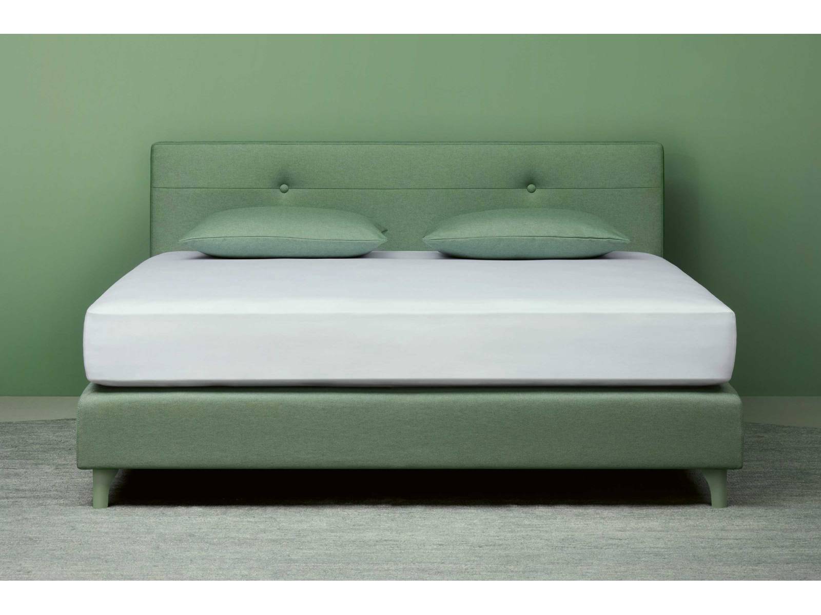 Für die neue Special Edition «Aurora Nuance» definierte Designer Jörg Boner sechs Farbfamilien, die monochrome Farbkompositionen in klassischen Blau-, Grau und Grün- oder zeitlosen Pastelltönen ermöglichen. Alle mit Kvadrat-Stoff bezogenen Bestandteile des Bettes «Aurora» lassen sich nun harmonisch Ton-in-Ton zusammenstellen, wobei sie sich nur durch Nuancen in der Farbgestaltung unterscheiden. Riposa.