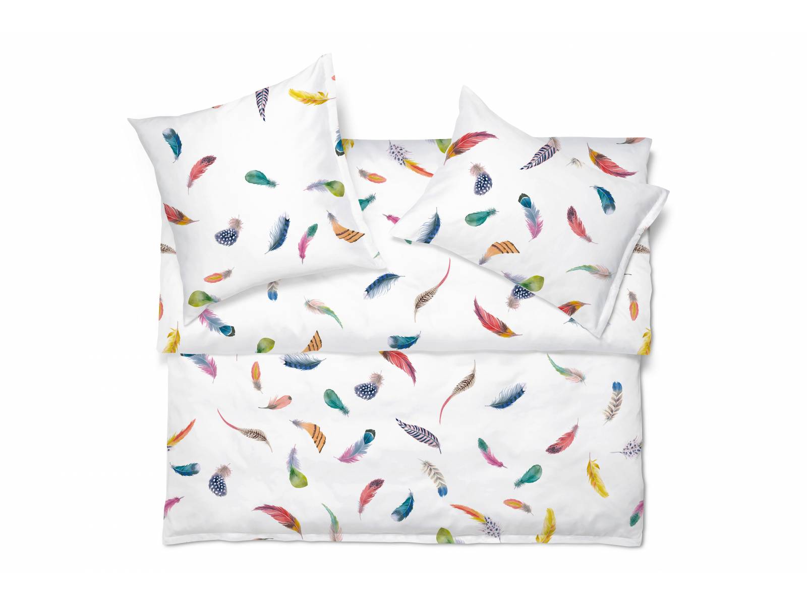 Auf «Tinka» tanzen in Aquarell gezeichnete Schmuckfedern farbenfroher Paradiesvögel. Das in Handarbeit gezeichnete Sujet gehört zur Living Colors-Kollektion und kommt in feiner Satin Noblesse-Qualität daher. Schlossberg.