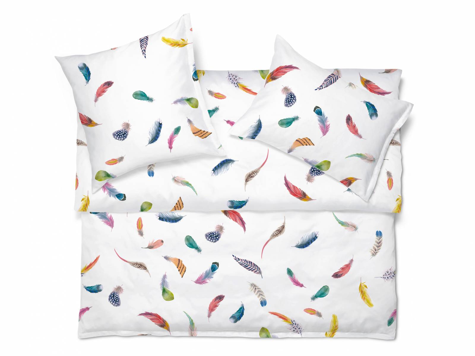 Auf «Tinka» tanzen in Aquarell gezeichnete Schmuckfedern farbenfroher Paradiesvögel. Das in Handarbeit gezeichnete Sujet gehört zur Living Colors-Kollektion und kommt in feiner Satin Noblesse-Qualität daher. Schlossberg.