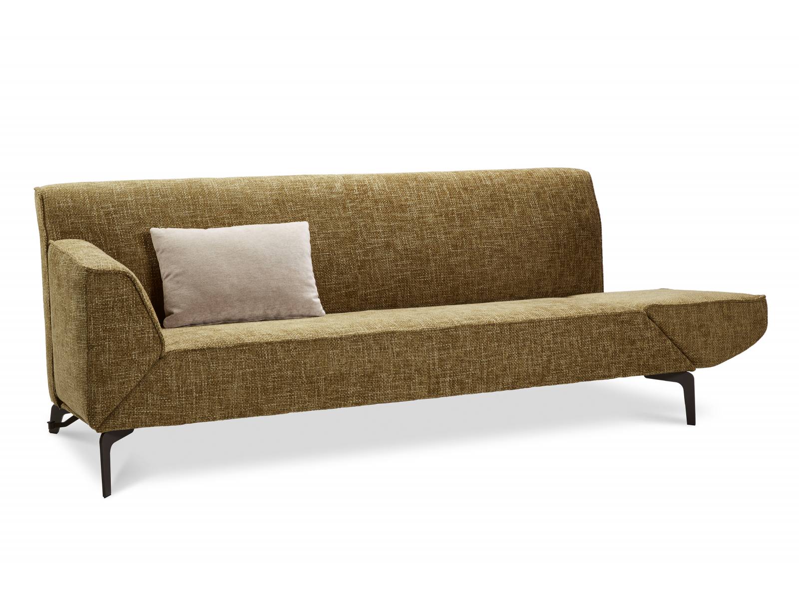 Die Neuauflage des Klassikers «Pacific» kommt mit eleganten Füssen und raffinierten Details wie der auffallenden Paspelierung oder der abgerundeten Formen daher. Gleich bleibt die leicht geneigte Sitzfläche sowie die schwenkbaren Armlehnen, die aus einem Sofa im Handumdrehen eine Chaiselongue machen. Jori.