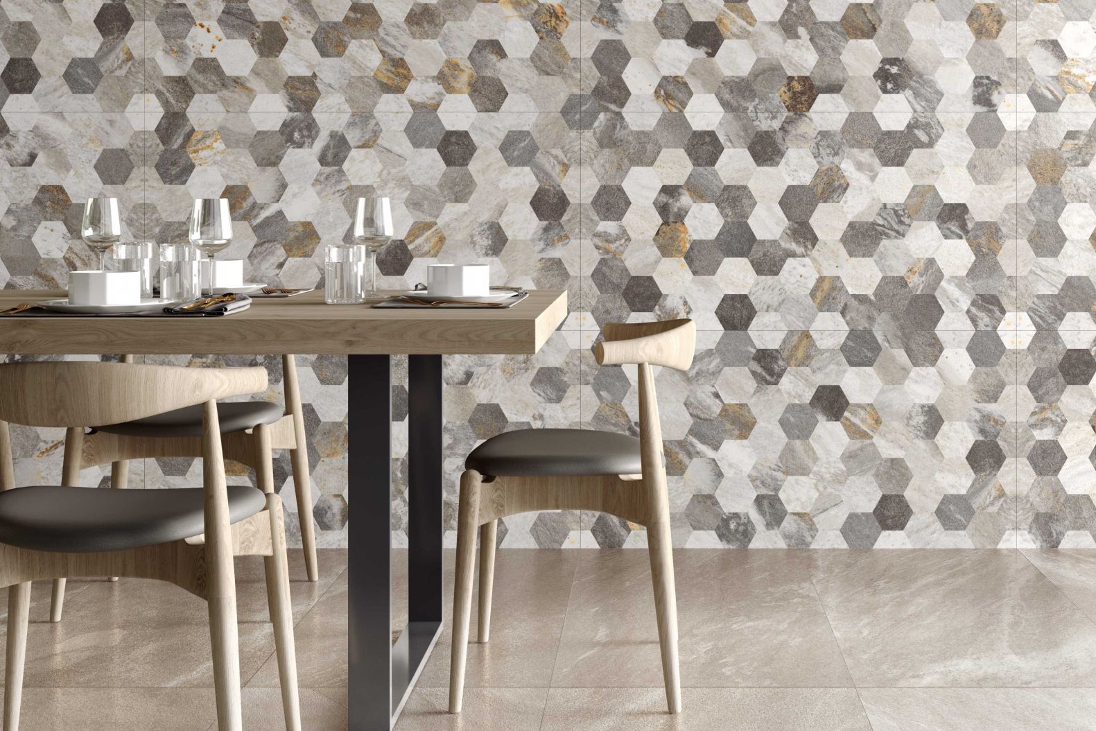 «Noblesse Elara» heisst diese Keramikserie, die hier in einer aussergewöhnlichen, clusterartigen Wandgestaltung daherkommt und zum Blickfang wird. Passend dazu aus der gleichen Kollektion der Boden in ruhiger, beiger Gesteinsoptik. HGC.CH