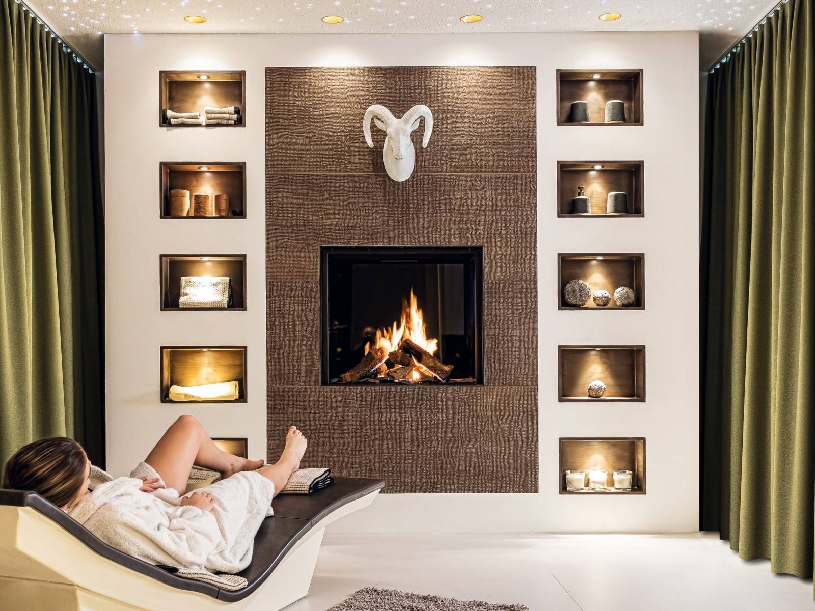 Die Cheminées dieses Unternehmens werden nach den indiviudellen Wünschen und Vorstellungen der Kunden hergestellt. Dabei kommen nur ausgewählte Materialien zum Einsatz, die auch optisch auf die Raumgegebenheiten abgestimmt sind. Markus Rüegg.