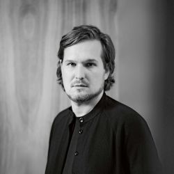 Designer Sebastian Herkner. Foto: Gaby Gerster.