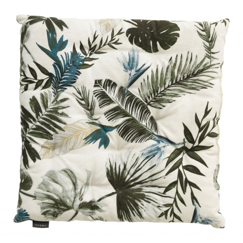 Ein weiches, angenehm gepolstertes Sitzkissen ist das i-Tüpfelchen einer jeden Sitzgelegenheit und manchmal der Grund, bei einem gemütlichen Plausch noch einmal in die Verlängerung zu gehen. Die hochwertigen Kissen sind aus Baumwolle und Leinen hergestellt und werden als Kollektion «Jungle Garden» von unterschiedlichen Motiven geschmückt. Linen & More.