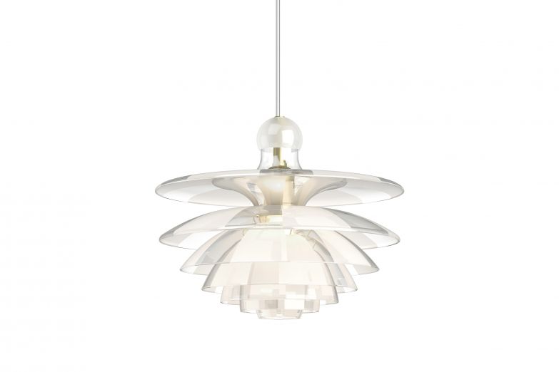 Die Leuchte «PH Artichoke» von Poul Henningsen dürfte jedem Designliebhaber ein Begriff sein. Doch kaum jemand kennt ihren Vorläufer. Das wird sich ändern, denn die «PH Septima» ist seit diesem Jahr wieder in ihrem ursprünglichen Design, einer Kombination aus Klar- und Milchglas, erhältlich. Louis Poulsen.