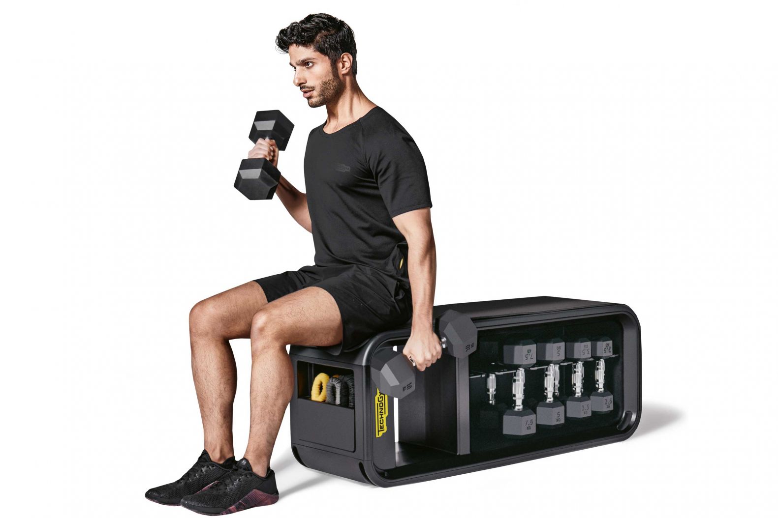 Wenn der Weihnachtsspeck eine Kampfansage braucht. «Bench», TECHNOGYM.COM