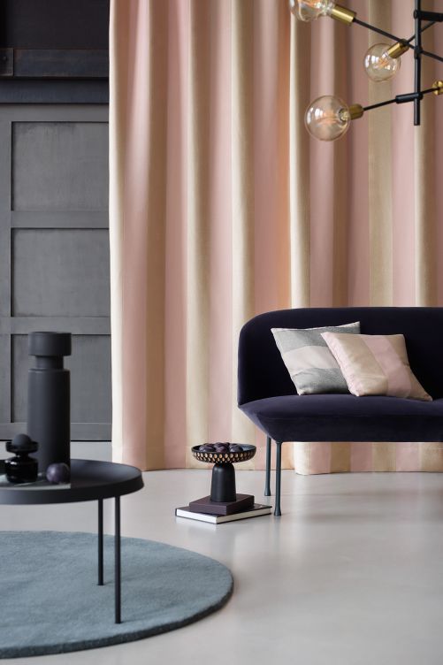 Bewegung im Spiel ist bei der neuen Kollektion dieses Textilunternehmens, bei der ungezwungen mit Farben, Formen und Stoffen umgegangen wurde. Im Bild: Stoff Moon/Moon Light. NYA.