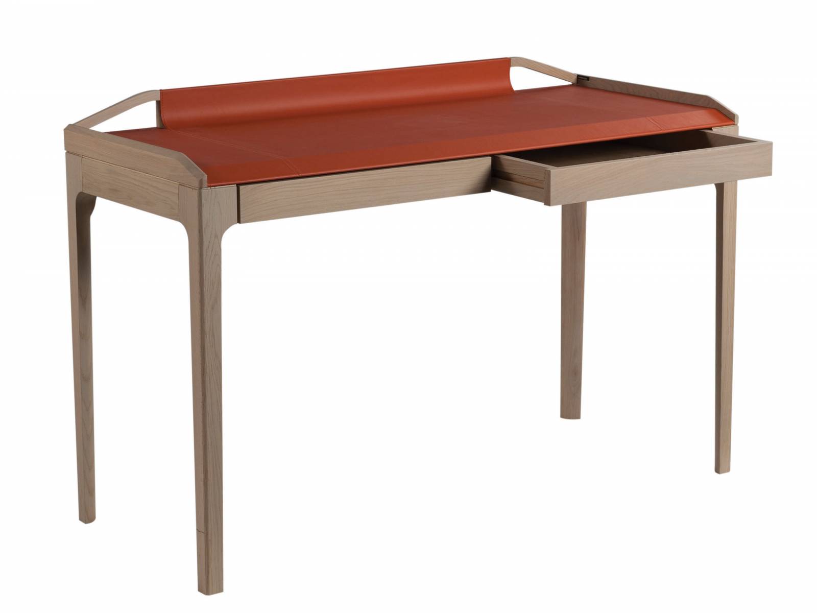 «Tango» ist ein kleiner Zusatzschreibtisch, der problemlos auch im Schlafzimmer stehen kann. Die Schreibplatte der soliden Eichenstruktur gibt es furniert oder mit schickem Lederüberzug. Roche Bobois.