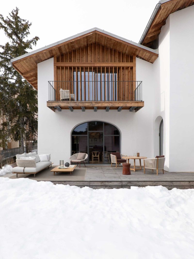 Die Outdoorkollektionen von Molteni&C bringen Luxus in das alpine Ambiente.