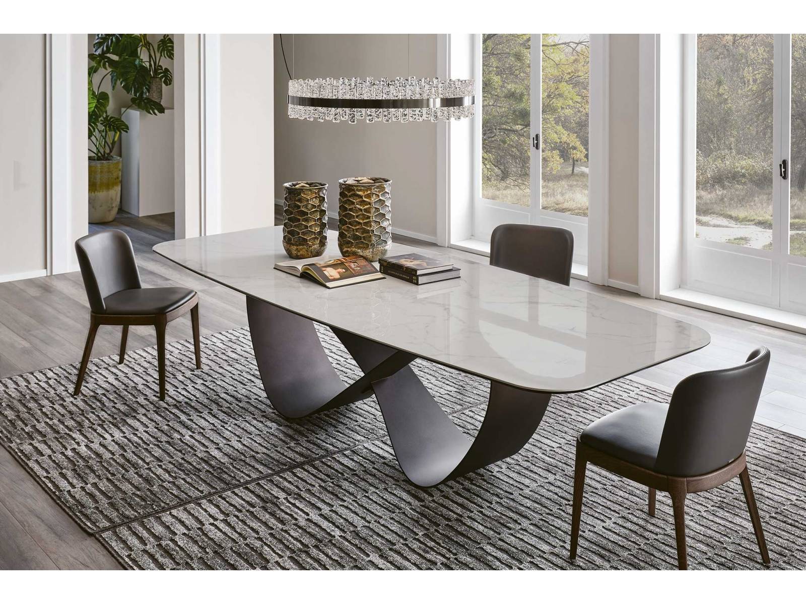 Das Unternehmen aus der Region Vicenza stellte in diesem Jahr ein Dutzend neue Keramikoberflächen vor. Darunter auch «Supreme», das Marmor täuschend ähnlich sieht, aber viel pflegeleichter ist. CATTELAN.