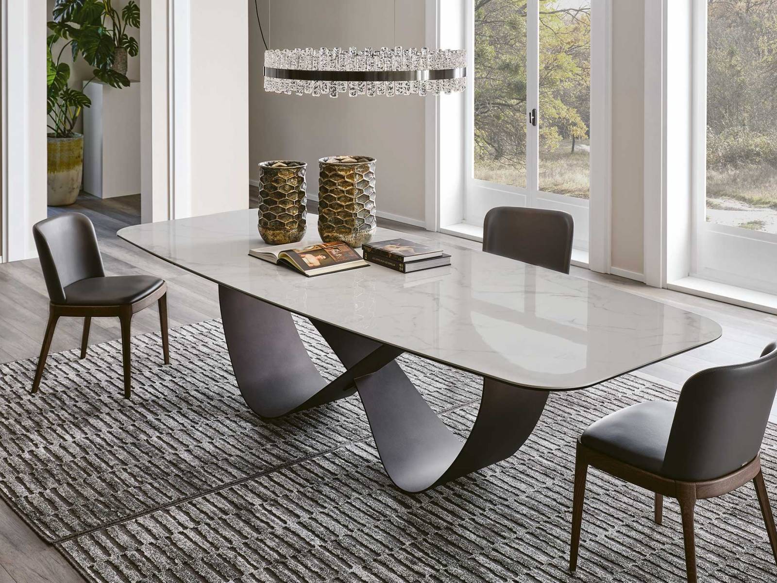 Das Unternehmen aus der Region Vicenza stellte in diesem Jahr ein Dutzend neue Keramikoberflächen vor. Darunter auch «Supreme», das Marmor täuschend ähnlich sieht, aber viel pflegeleichter ist. CATTELAN.