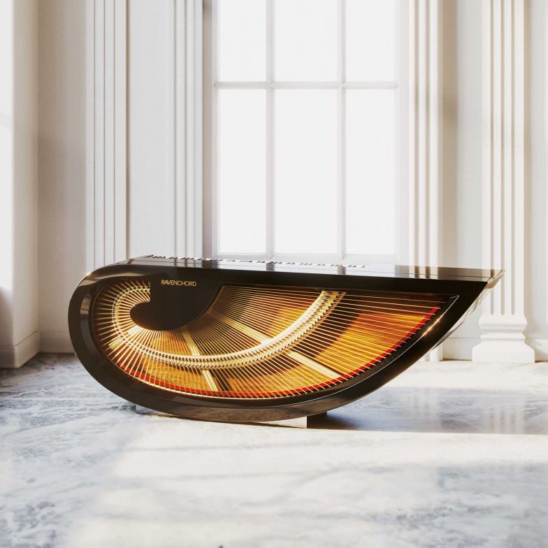 Ein Klavier, das Musik sichtbar macht? Genau das ist die Idee hinter dem patentierten Design des neuen akustischen Klaviers «Ravenchord». Es gibt nicht nur den Blick auf die wichtigsten Elemente des Instruments frei, sondern lässt auch direkt an den Emotionen des Musikers teilhaben, der dem Publikum frontal zugewandt ist. whipsaw.com