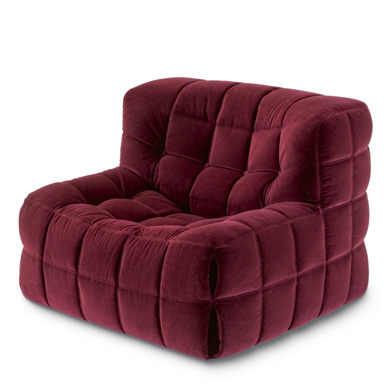 Das legendäre «Kashima»-Programm von Michel Ducaroy wird um einen Sessel mit grosszügigen Proportionen ergänzt, der den ­Komfort der ikonischen Siebzigerjahre-Form in die Gegenwart holt. Der Neue setzt auf eine höhere, nestartige Sitzfläche und eine besonders breite, formstabile Rückenlehne.