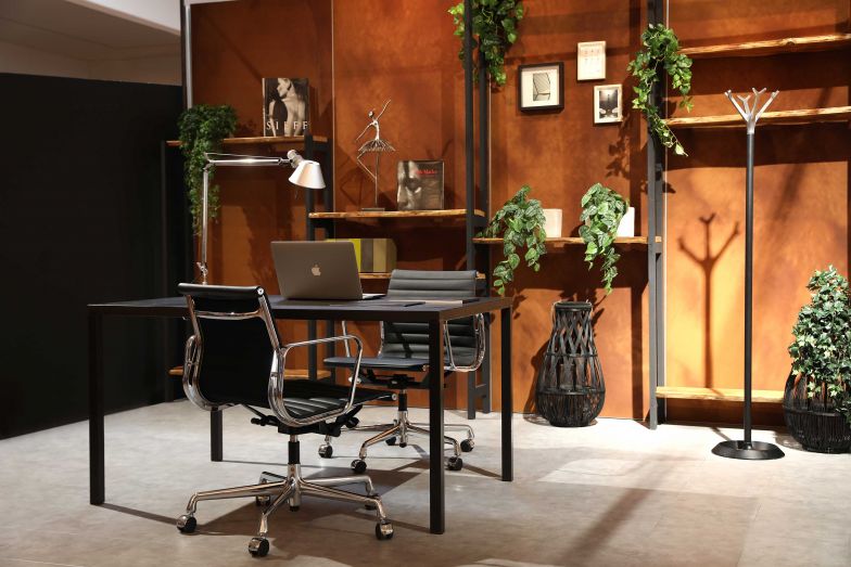 Stahl und Beton treffen auf massives Holz: Beim Industriestil oder Fabrik-Look strahlen die Materialien einen ganz besonderen Charme aus.