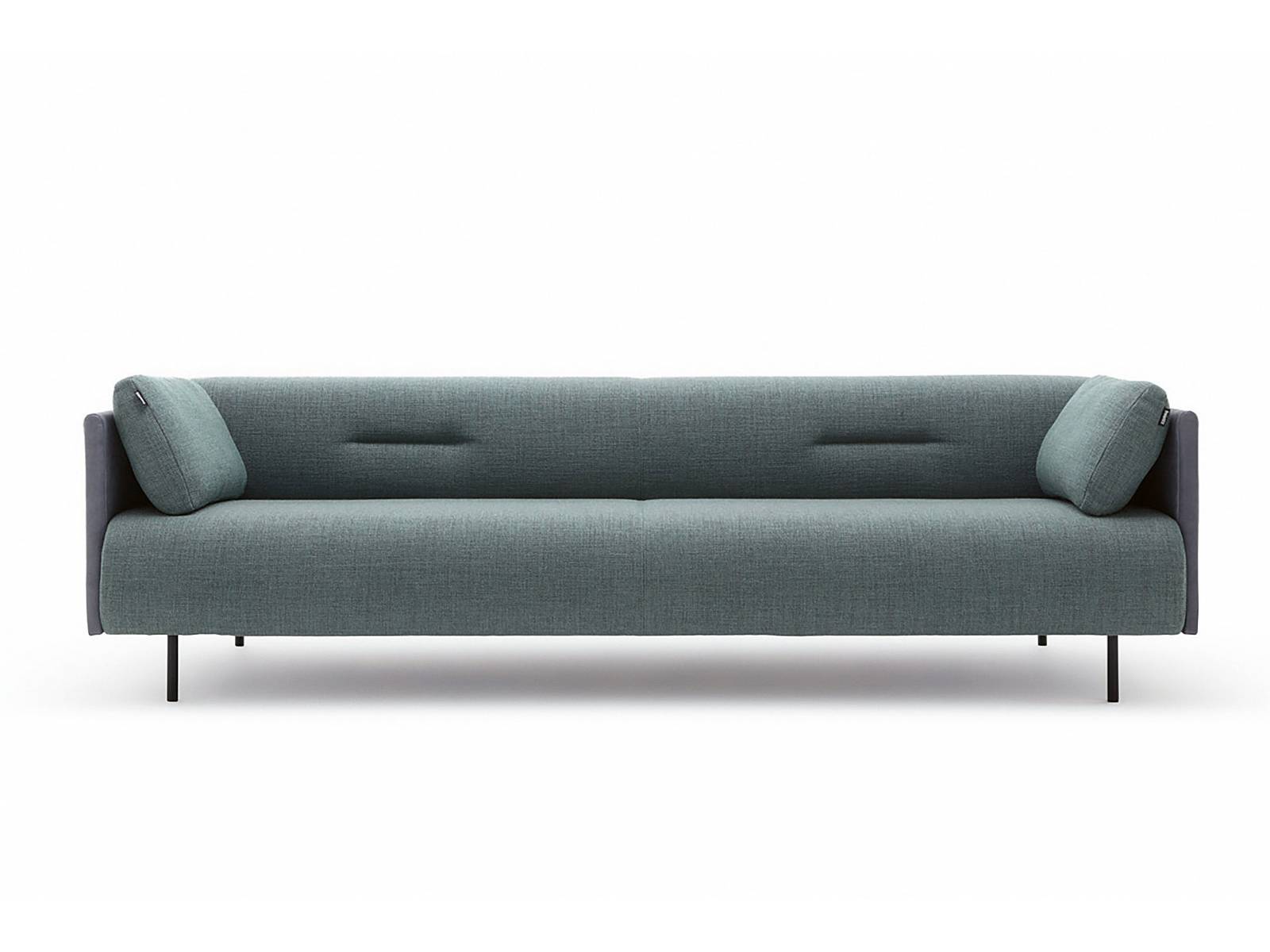 Ein ausdruckstarkes, geometrisches Design mit weicher Formensprache kombiniert, das ist «Freistil 131». Es vereint damit alles, was ein gutes Sofa ausmacht. Die grosse Sitztiefe und eine angenehme Polsterung bieten die perfekte Entspannungsgrundlage. Im Mix &amp; Match-Stil oder einfarbig erhältlich. Freistil.
