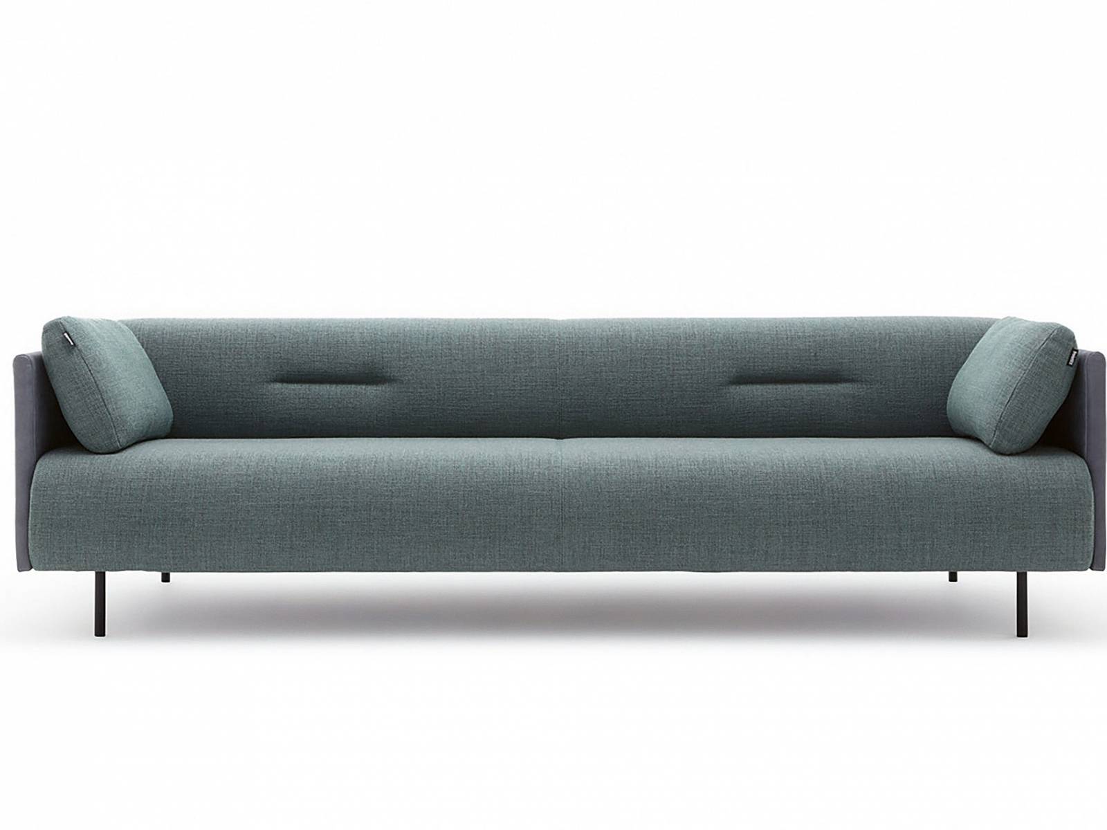 Ein ausdruckstarkes, geometrisches Design mit weicher Formensprache kombiniert, das ist «Freistil 131». Es vereint damit alles, was ein gutes Sofa ausmacht. Die grosse Sitztiefe und eine angenehme Polsterung bieten die perfekte Entspannungsgrundlage. Im Mix & Match-Stil oder einfarbig erhältlich. Freistil.