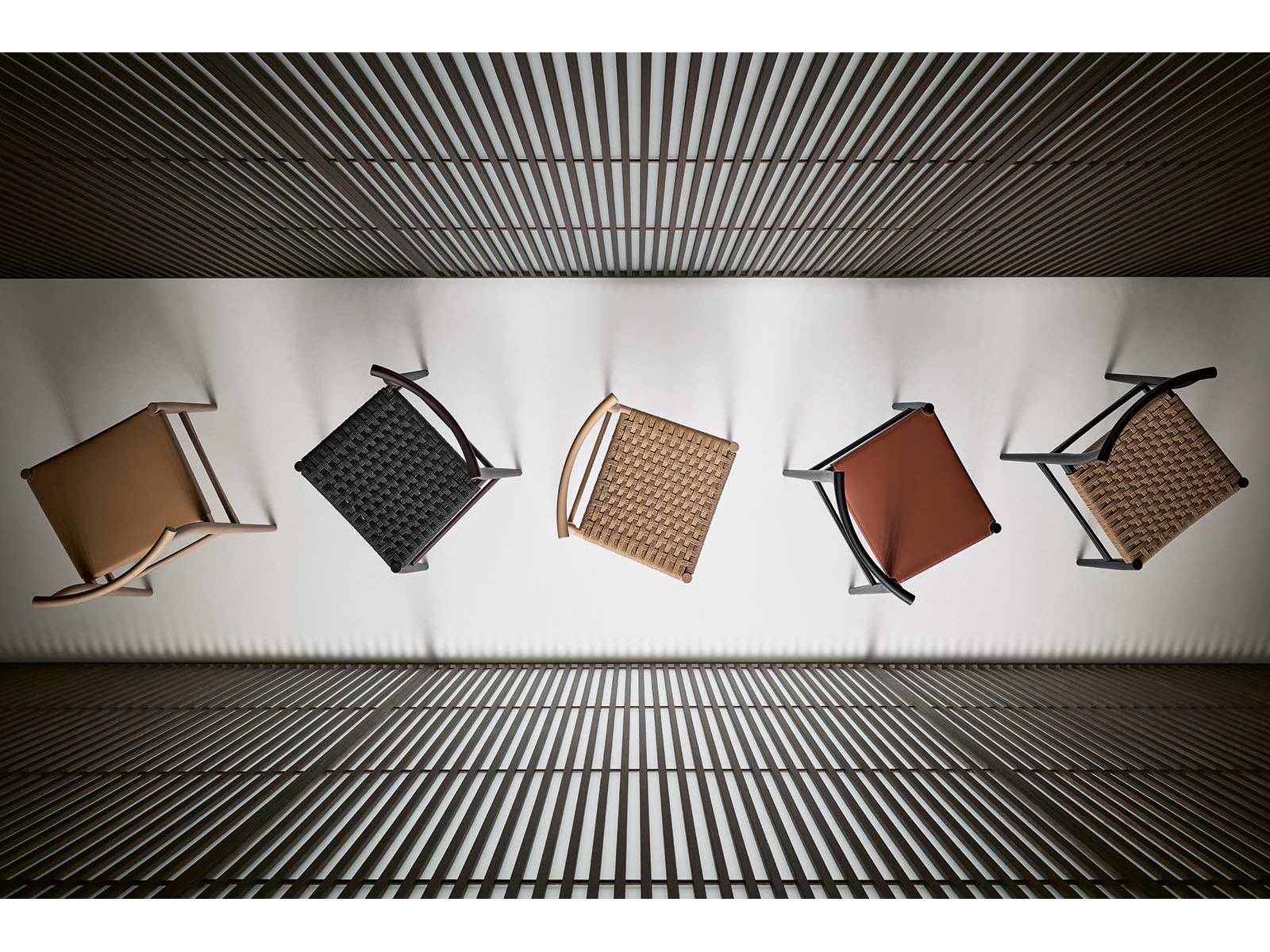 Rimadesio präsentiert seine ersten Sitzmöbel, darunter den Stuhl «Wabi», in dem Giuseppe Bavuso fernöstliche Philosophie und nordische Handwerkskunst vereint. Klare Linien und natürliche Materialien unterstreichen die meditative Ausstrahlung des Entwurfs. Die Sitzfläche ist mit gewebter Kordel, aber auch in Leder erhältlich. RIMADESIO.