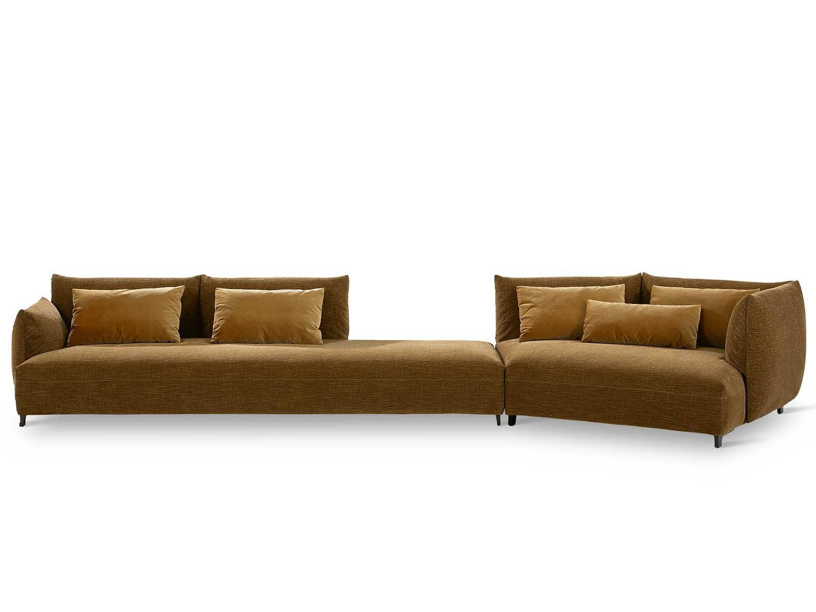 Ein Sofa, dessen abnehmbarer Bezug aus Stoff oder Leder Wandelbarkeit und zeitlose Eleganz verspricht. Klare Linien treffen auf sinnlichen Komfort. Die sorgfältige Verarbeitung macht «Joan» zu einem Möbel, das seinen Besitzer lange begleitet. Design: Jean-Marie Massaud. POLIFORM.