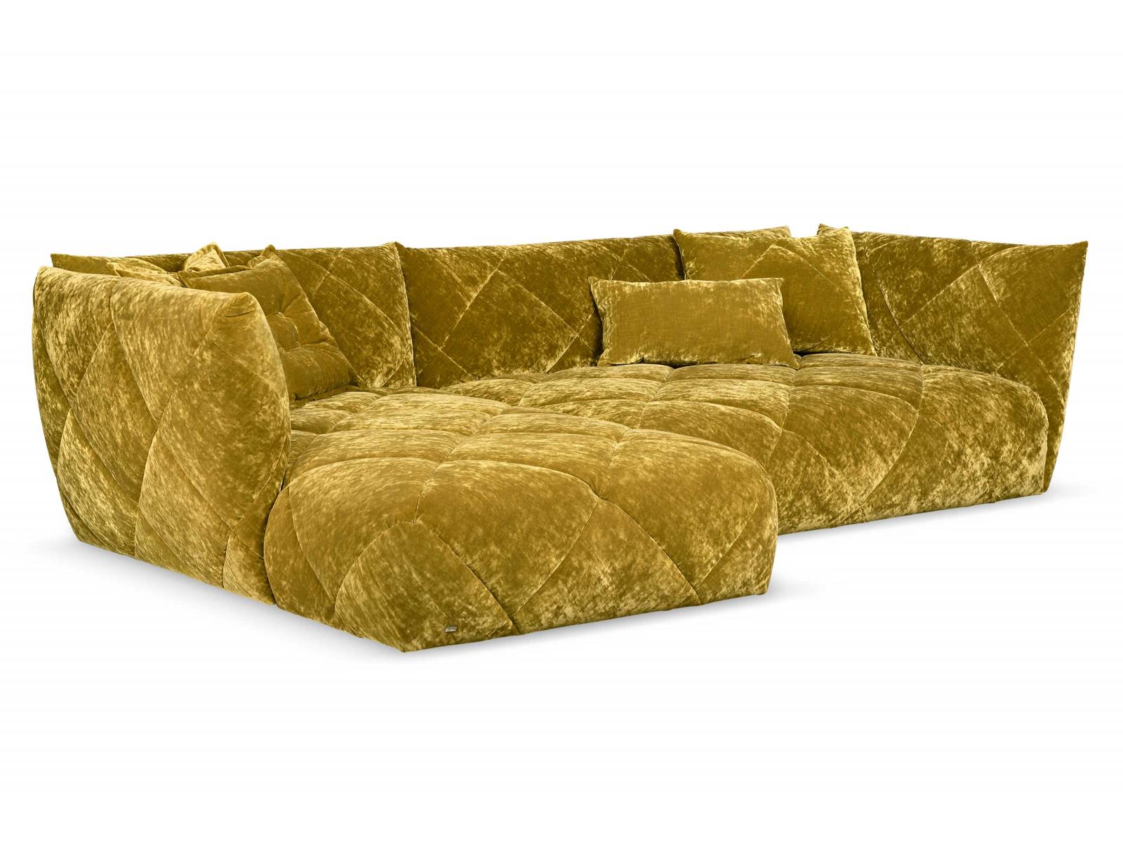 Die Form einer Seerose inspirierte Pauline Junglas zu «Teratai». Sanft geschwungen und mit schützenden Rückenlehnen bietet das Sofa die ideale Möglichkeit, sich ungestört zurückzuziehen. Bretz.