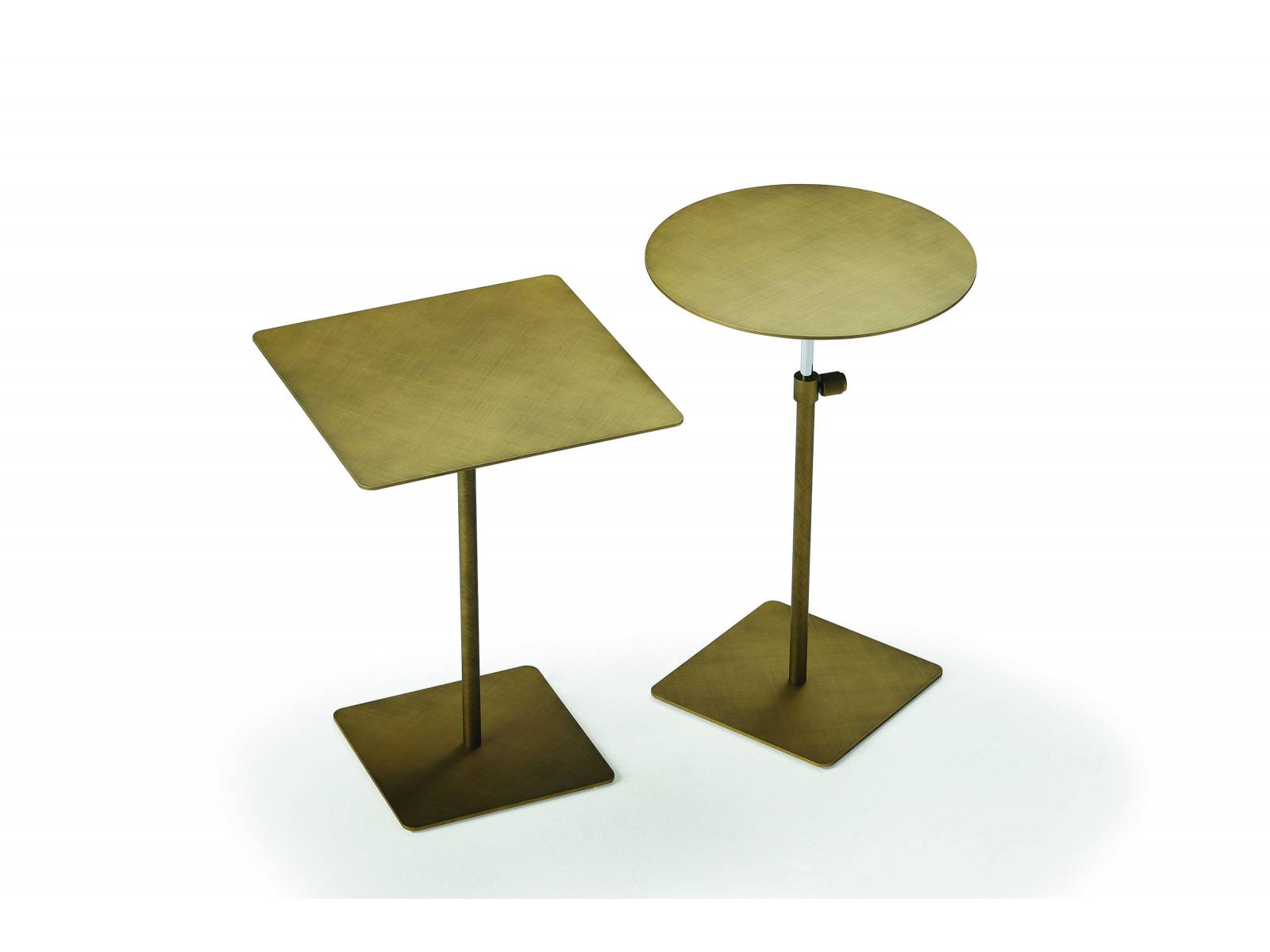 Passt sich Schritt für Schritt an: Der höhenverstellbare Couchtisch «Step» mit runder oder eckiger Tischplatte. Der Tisch ist in verschiedenen Varianten erhältlich, darunter in gebürstetem Kupfer. Cattelan.