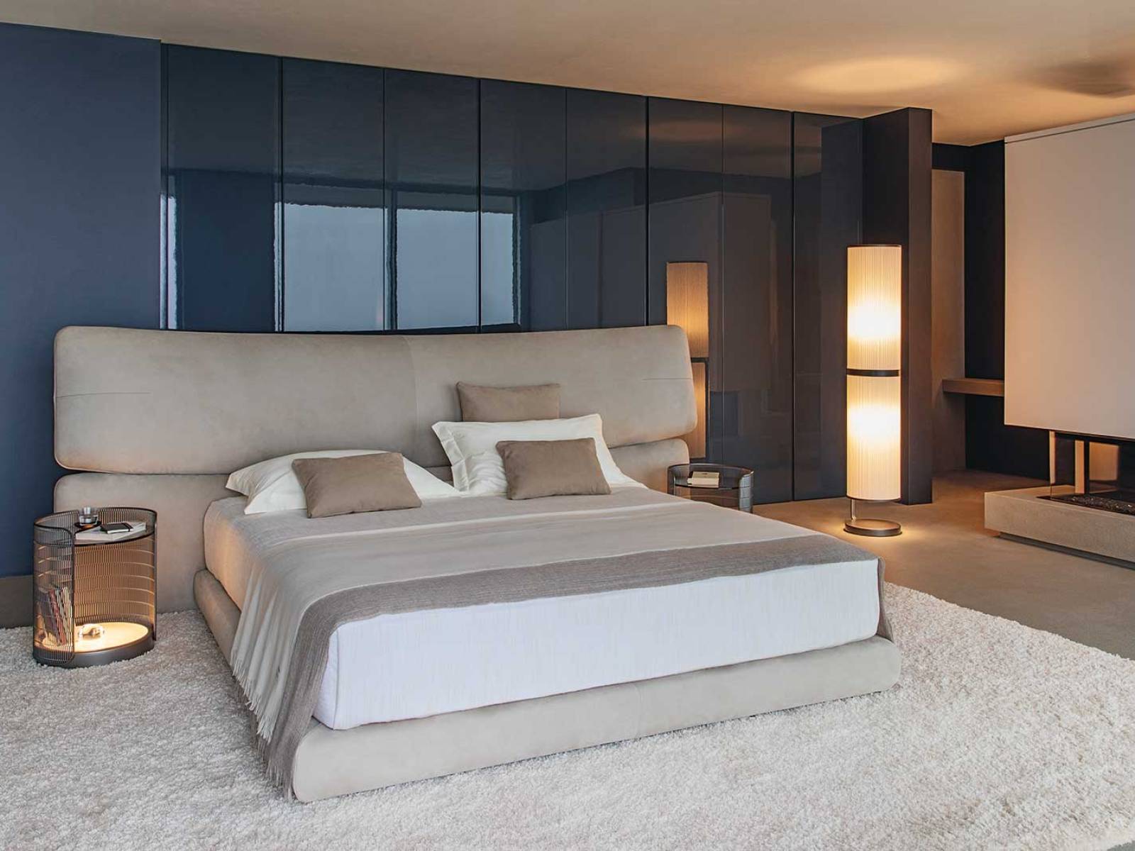 Warmes Low-Level-Light statt Lumen-­Feuerwerk: Die Nacht beginnt mit «Yuna» und mit Reduktion. FLOU.