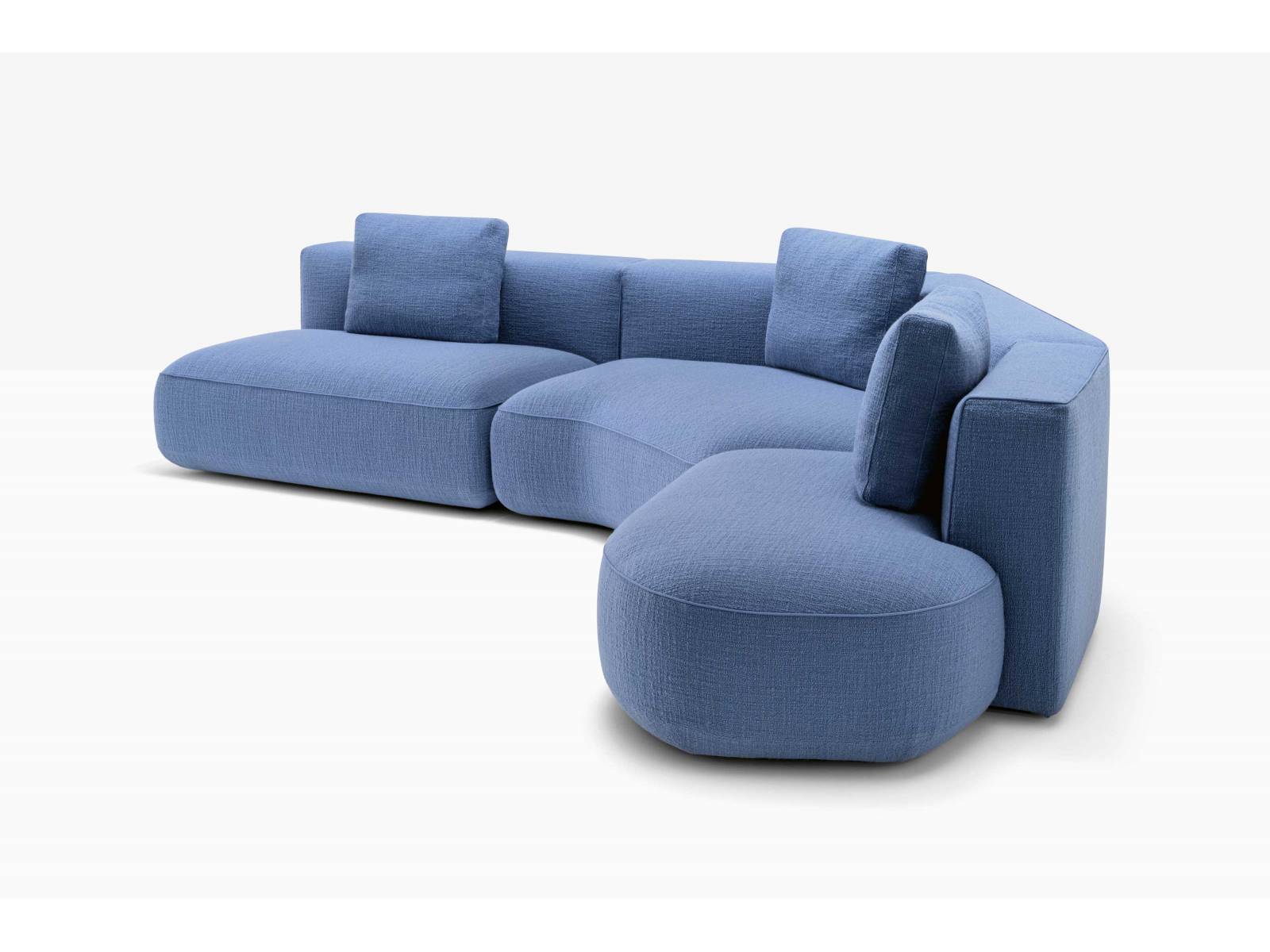 Dürfen wir vorstellen? «Jeff», eine starke Persönlichkeit, die sich in jeder Konfiguration selbstbewusst im Raum präsentiert. Sämtliche Elemente des modularen Sofasystems sind in einen hochwertigen Kvadrat-Stoff gekleidet und erzielen durch dessen komplexe und raffinierte Mischung von Farben und Texturen eine elegante Wirkung. Design: Patrick Norguet. PEDRALLI.