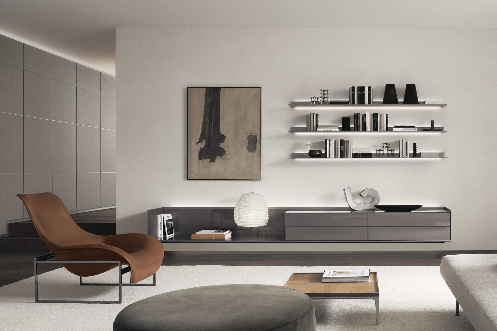 Nomen est omen. «Self Plan» ist ein System, das individuell zusammengestellt werden kann – je nach Raum und Bedürfnis. Ob wandhängend oder integriert in das Wandverkleidungssystem «Modular» – je nach gewünschter Funktionalität bietet es zahlreiche Ausstattungsmöglichkeiten. Aus Aluminium gefertigt. Design: Giuseppe Bavuos. RIMADESIO.