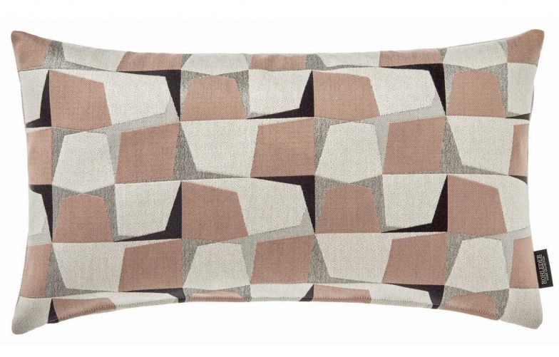 Auch wenn der Name der Kollektion nach Frühling tönt, lassen sich die «Spring Break»-Kissen das ganze Jahr über zu Möbeln und Accessoires kombinieren, denn sie sind in unterschiedlichen Farben und Mustern erhältlich, die zeitlos und modern zugleich sind. ROHLEDER-HOME-COLLECTION.COM