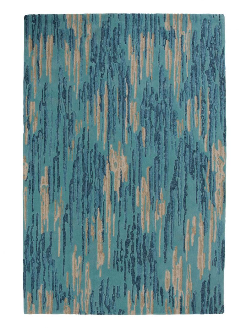 Je nachdem, ob man den Teppich «Impétueux» horizontal oder vertikal betrachtet, symbolisiert er entweder eine Gletscherlandschaft mit Stalaktiten oder einen bewölkten Himmel. Neu gibt es ihn in dieser neuen Farbausführung. Design: Marie-Aurore Stiker-Metral. LIGNE-ROSET.COM