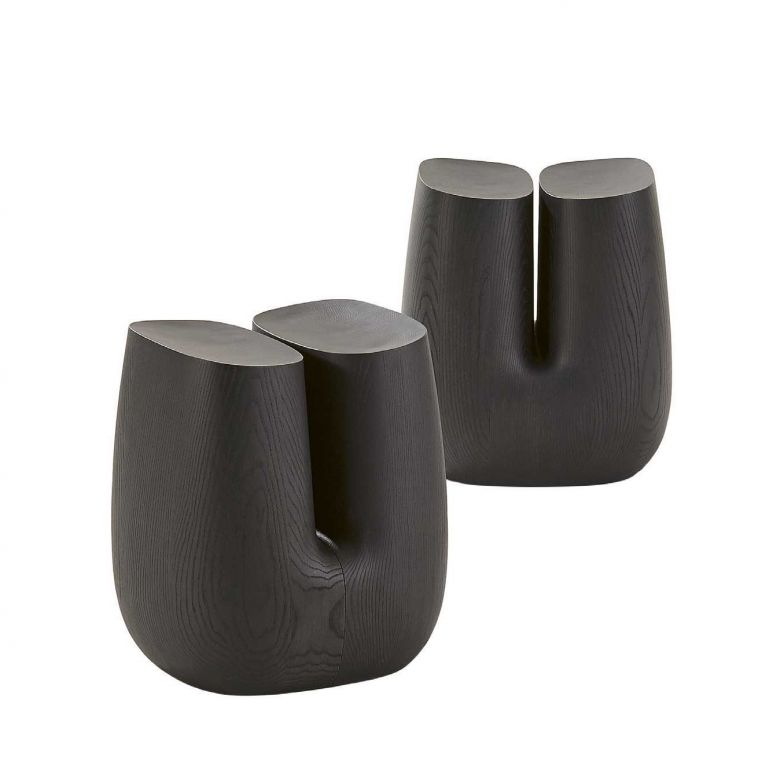 Die Natur ist eine Künstlerin. Eines ihrer ungewöhnlichsten Objekte, die Frucht der Coco de Mer-Palme, regte Jean-Marie Massaud zum Hocker «Ube» an. Der formschöne Sitz ist aus einem Stück Ulmenholz gefertigt. POLIFORM.IT