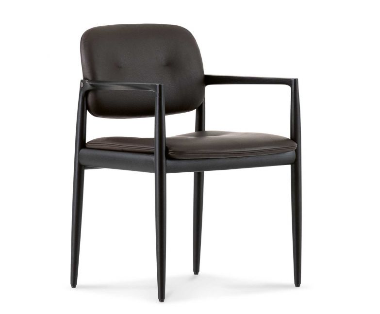 Für die Stuhl-Kollektion «Yoko» hat das japanisch-dänische Paar Inoda + Sveje das Beste seiner beiden Kulturen zusammengebracht: viel Traditionsbewusstsein, die Liebe zu natürlichen Materialien und den Sinn für das Einfache. MINOTTI.COM