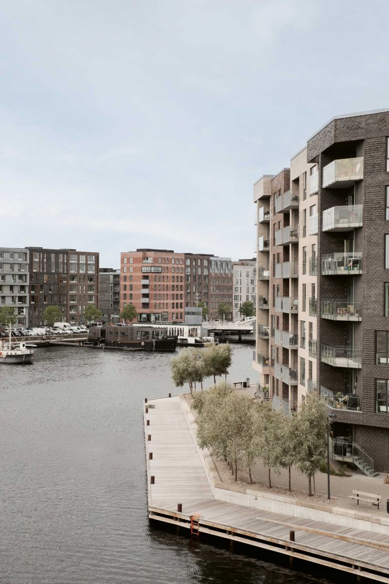 Das Appartementhaus liegt mitten im Kopenhagener Hafen, der berühmt ist für sein sauberes Wasser. Es besitzt einen direkten Zugang zu einem der öffentlichen Badeplätze.