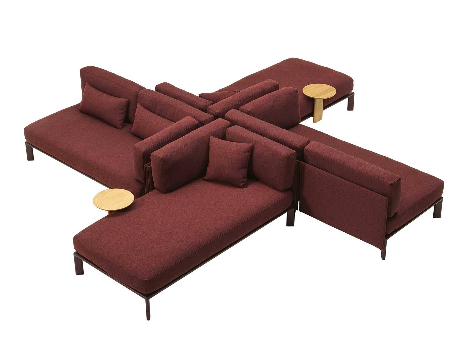 Sofa-Tetris für alle: Panter &amp; Tourron präsentieren mit «Anagram» ein Sofa, das sich mit dem Leben seiner BesitzerInnen verändert. Dank Klick-Mechanismus mutiert es vom L-förmigen Fernseh-Altar zur Gäste-Schlafstätte oder zur kommunikativen S-Kurve. Die vegane Polsterung aus PET-Flaschen und der recycelte Alurahmen bieten Nachhaltigkeit und Stabilität – perfekt für ein Leben im Wandel. vitra.com
