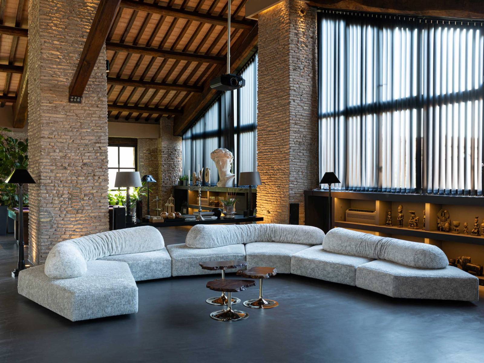 «On the Rocks» ist perfekt für alle, die gern auf dem Sofa liegen. EDRA.